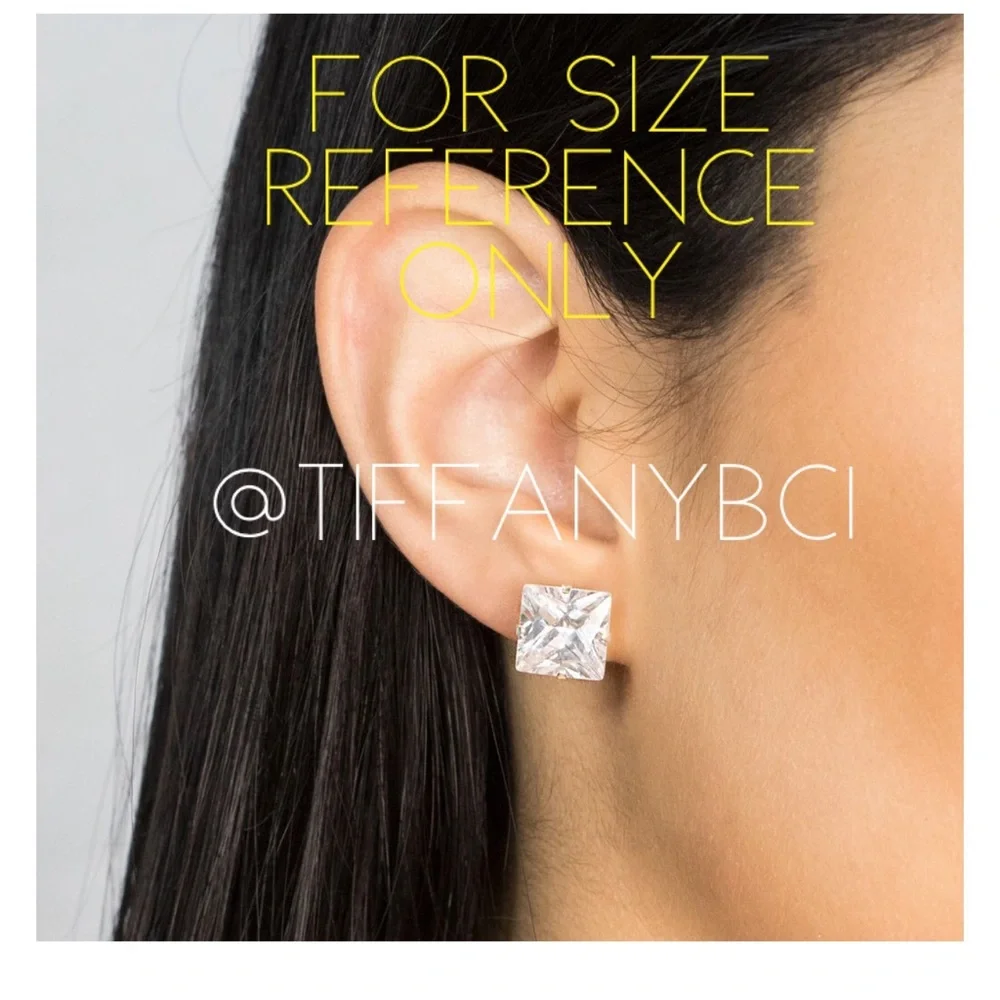 18k Rose Gold Square Stud Earrings - Picture 5 of 8